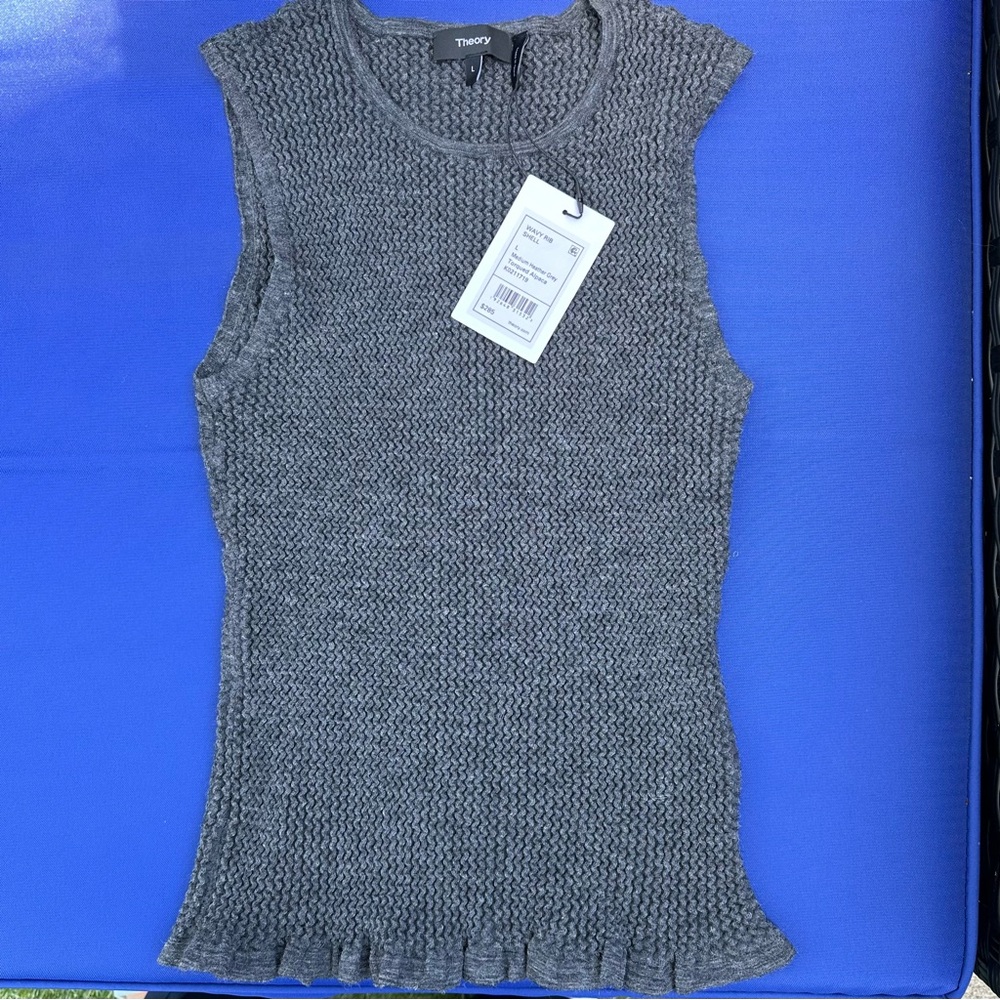 Theory NWT size L grey stretch top